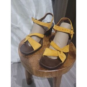 Ultima Yellow Vintage 70s Braided Suede Leather Block Heel Sandals Made in Italy